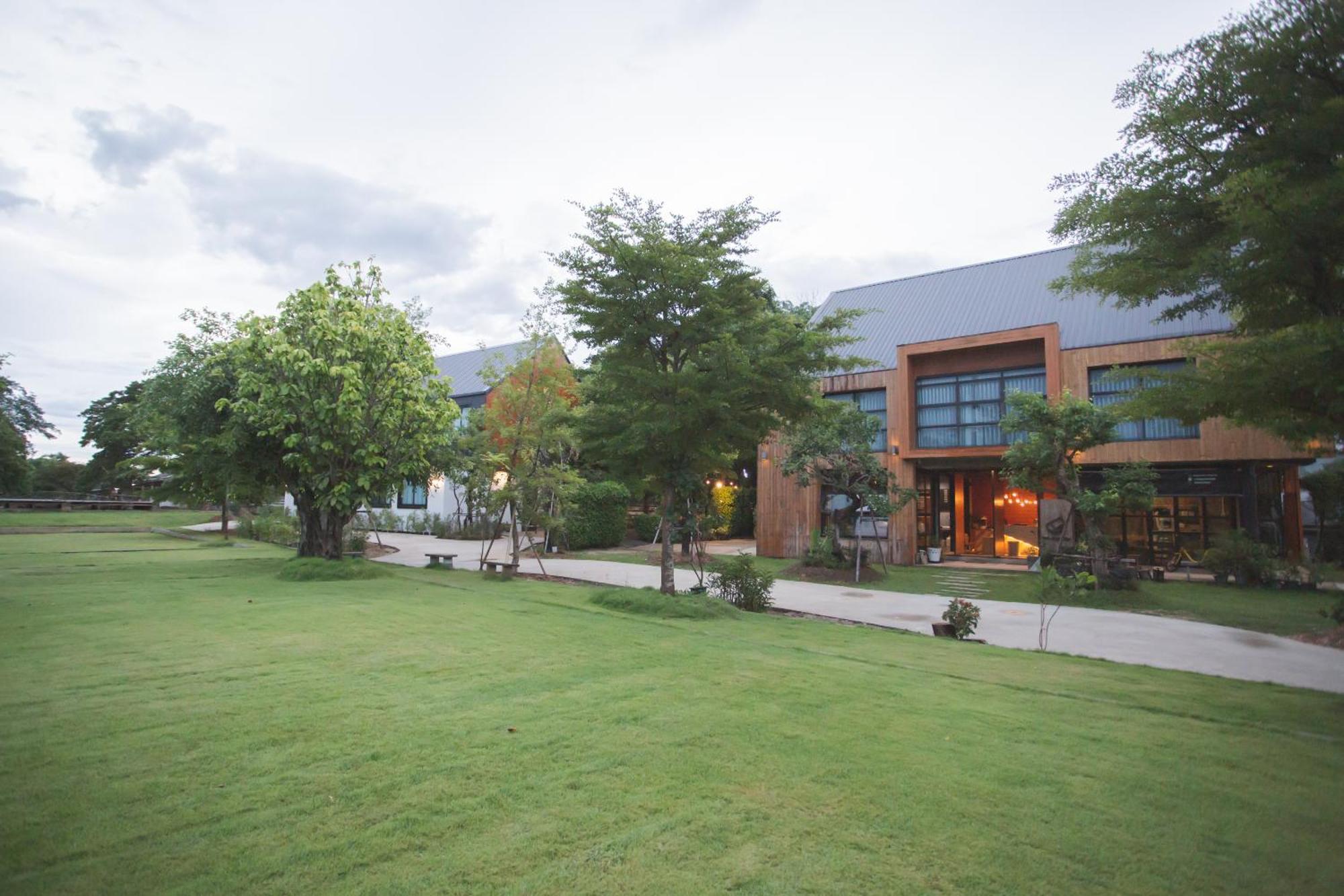 Karpenter Lampang Hotel Buitenkant foto